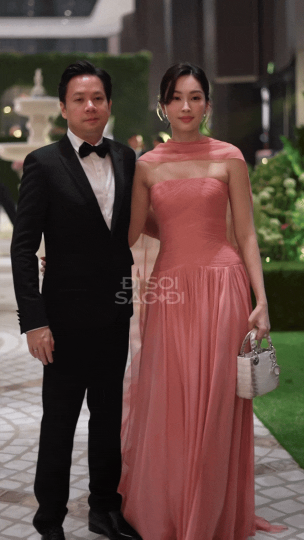 Đặng Thu Thảo hiếm hoi lộ diện trong đám cưới Tiên Nguyễn: Nhan sắc này xứng danh Đặng Thu Thảo hiếm hoi lộ diện trong đám cưới Tiên Nguyễn: Nhan sắc này xứng danh