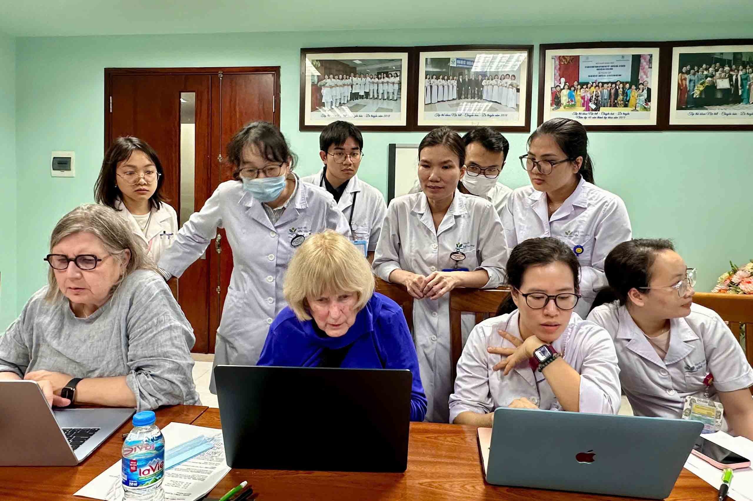 Nhà khoa học nữ Mary - Claire King làm rạng danh Việt Nam tại giải VinFuture 2025 - Ảnh 2. Nhà khoa học nữ Mary - Claire King làm rạng danh Việt Nam tại giải VinFuture 2025 - Ảnh 2.