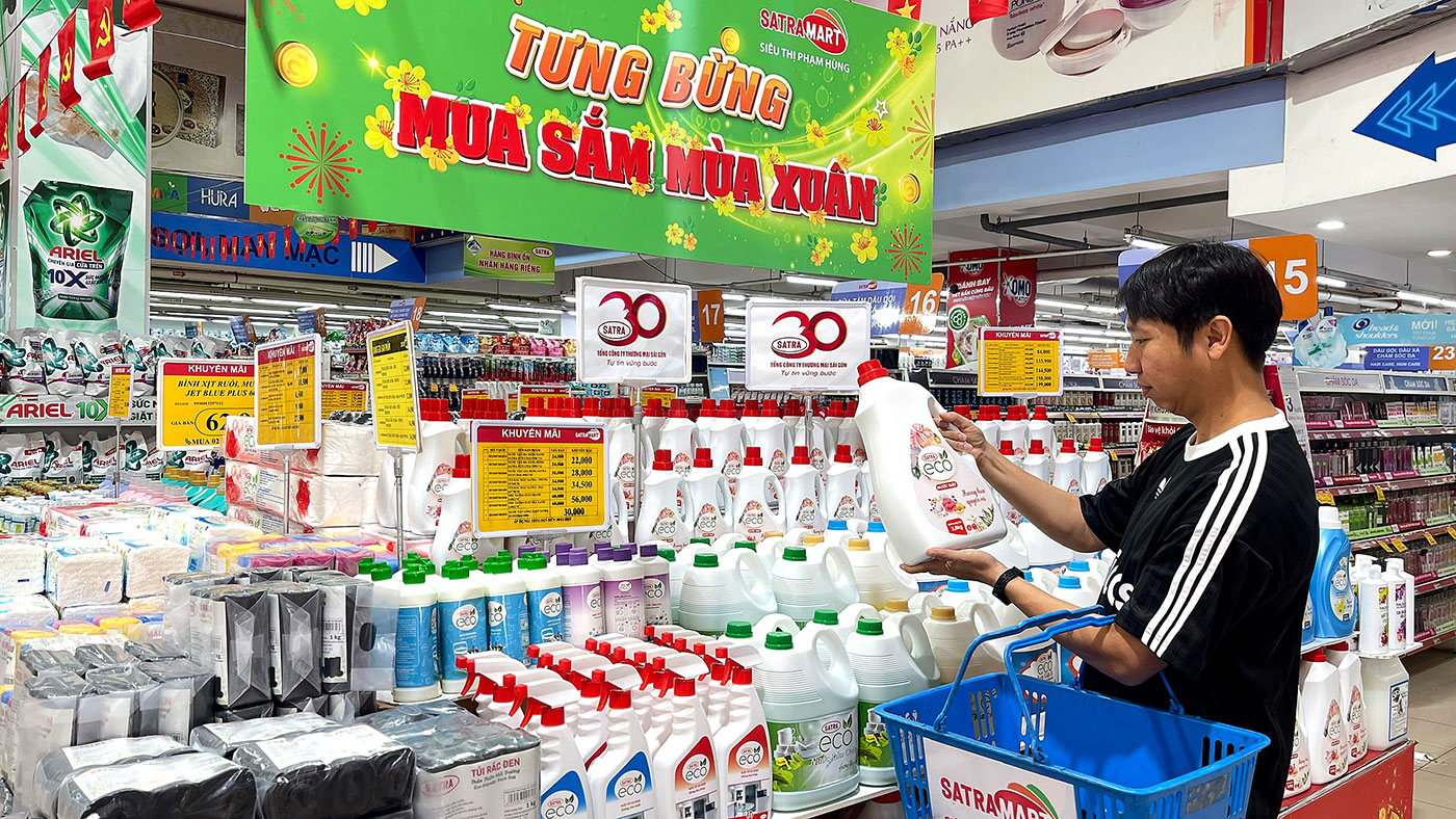 Đa dạng, linh hoạt theo yêu cầu khách hàng 4 SATRA tung giỏ quà tết Bính Ngọ 2026: Đa dạng, linh hoạt theo yêu cầu khách hàng - Ảnh 4.