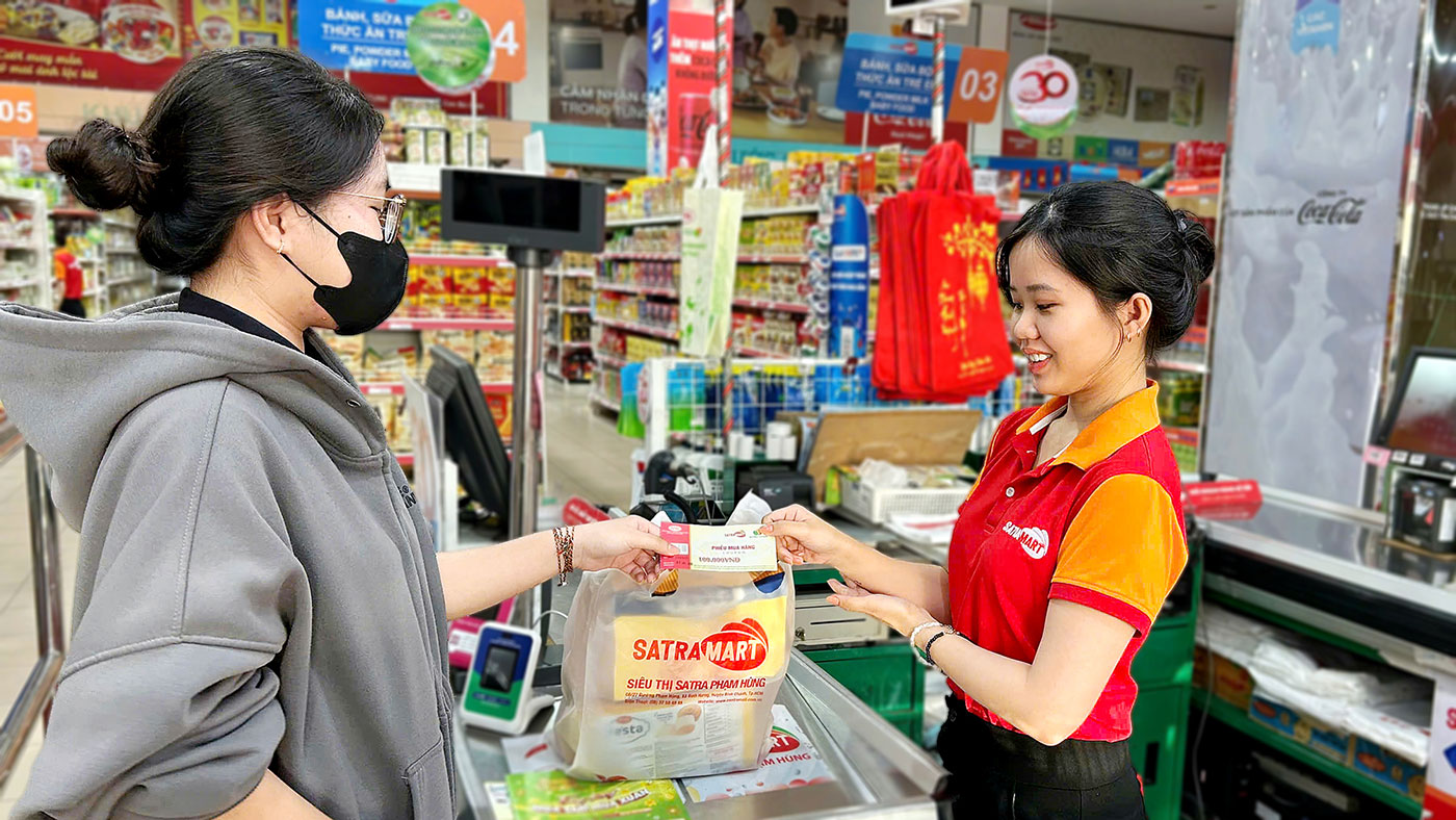 Đa dạng, linh hoạt theo yêu cầu khách hàng 5 SATRA tung giỏ quà tết Bính Ngọ 2026: Đa dạng, linh hoạt theo yêu cầu khách hàng - Ảnh 1.