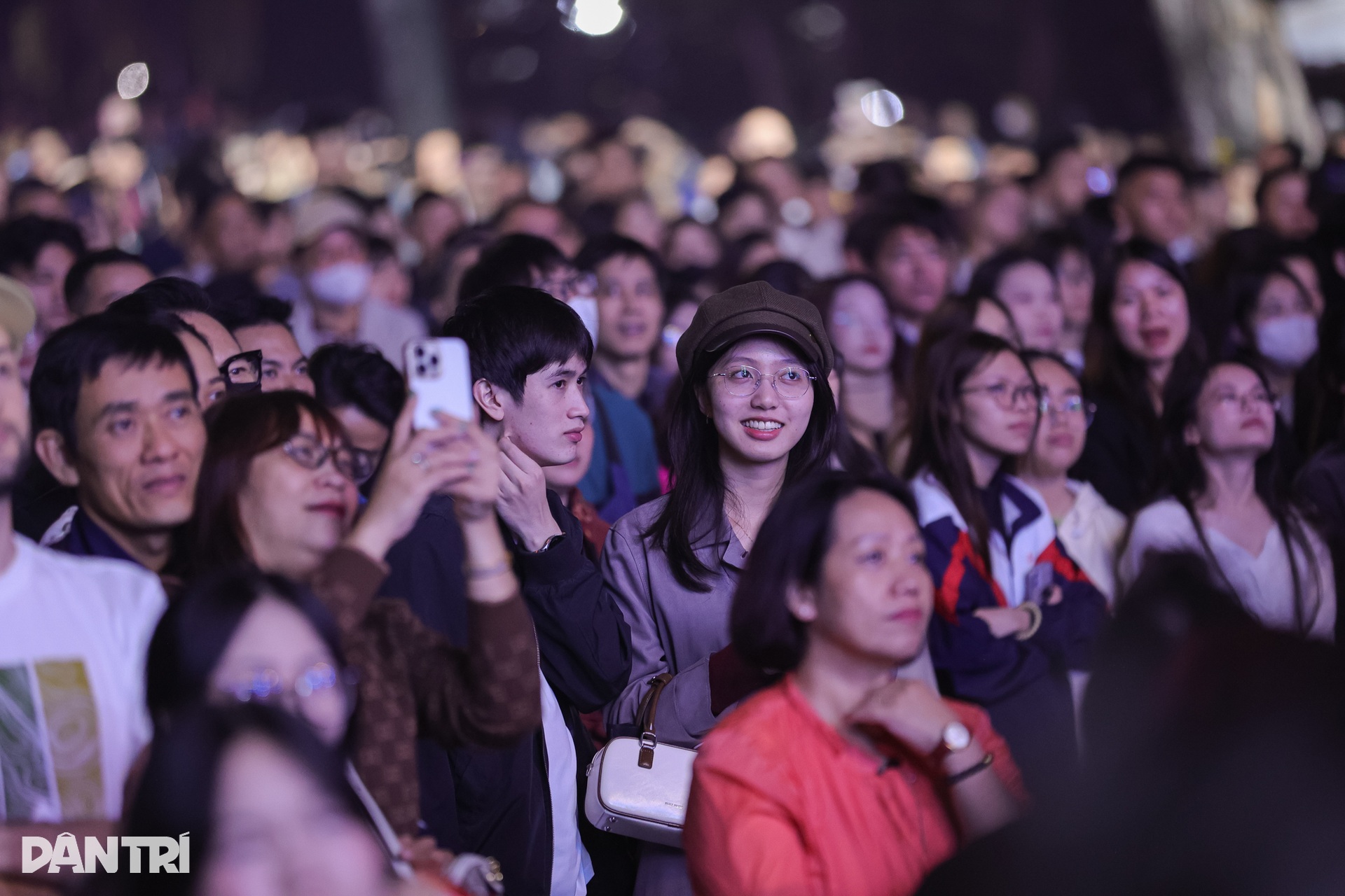 Bùi Công Nam và Lâm Bảo Ngọc đọ chất giọng cao vút - 8 Bùi Công Nam và Lâm Bảo Ngọc đọ chất giọng cao vút - 8