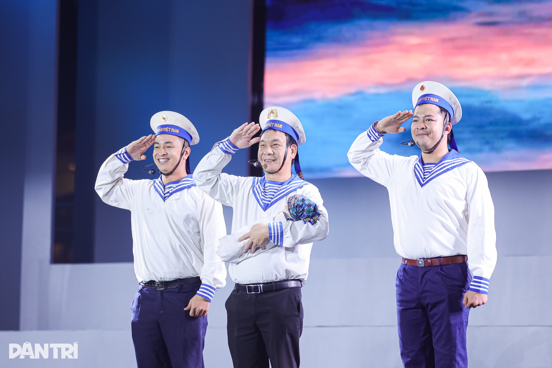 Bùi Công Nam và Lâm Bảo Ngọc đọ chất giọng cao vút - 10 Bùi Công Nam và Lâm Bảo Ngọc đọ chất giọng cao vút - 10