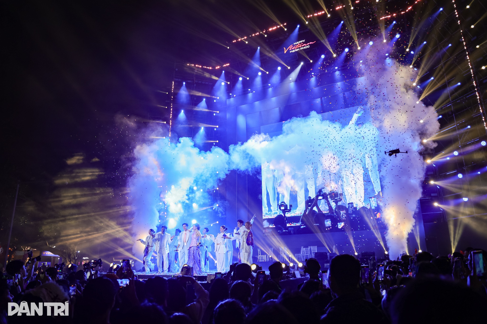 Bùi Công Nam và Lâm Bảo Ngọc đọ chất giọng cao vút - 12 Bùi Công Nam và Lâm Bảo Ngọc đọ chất giọng cao vút - 12