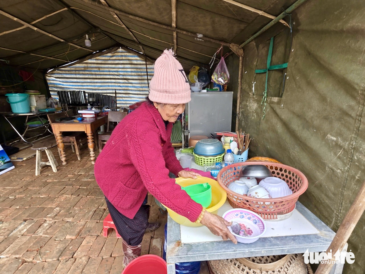 Bộ đội xuyên đêm xây nhà cho dân vùng lũ Phú Yên 3 Phú Yên cũ - Ảnh 3.