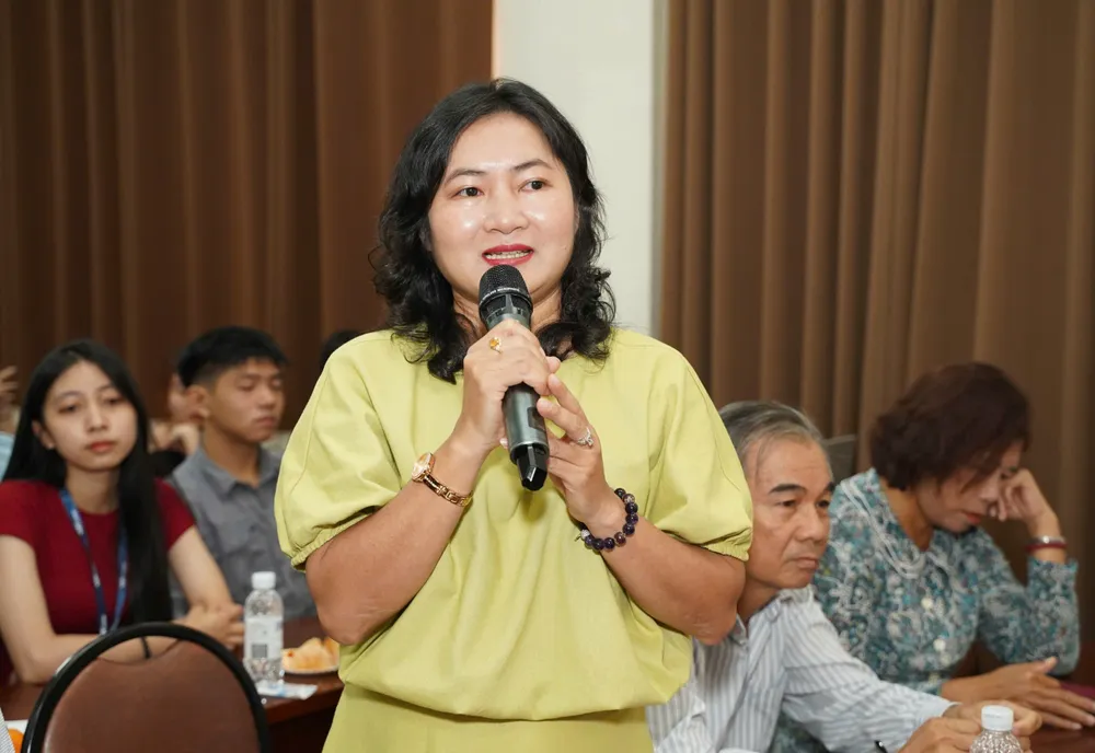 Tác giả Nguyễn Thị Thúy Hằng đạt giải Ba cuộc thi ảnh “TP.HCM - Sắc màu mới” lần 1. Ảnh: THUẬN VĂN cuộc thi ảnh (28).jpg