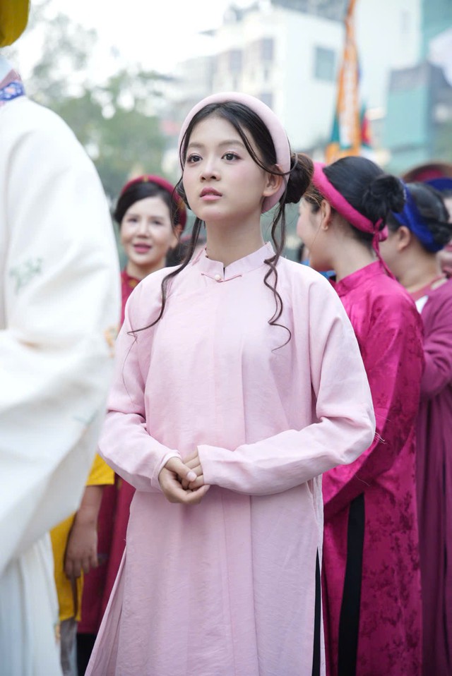 H’Hen Niê, con gái Quyền Linhtái hiện vẻ đẹp cổ phục Việt trong 'Bách Hoa hỷ sự' - Ảnh 6.