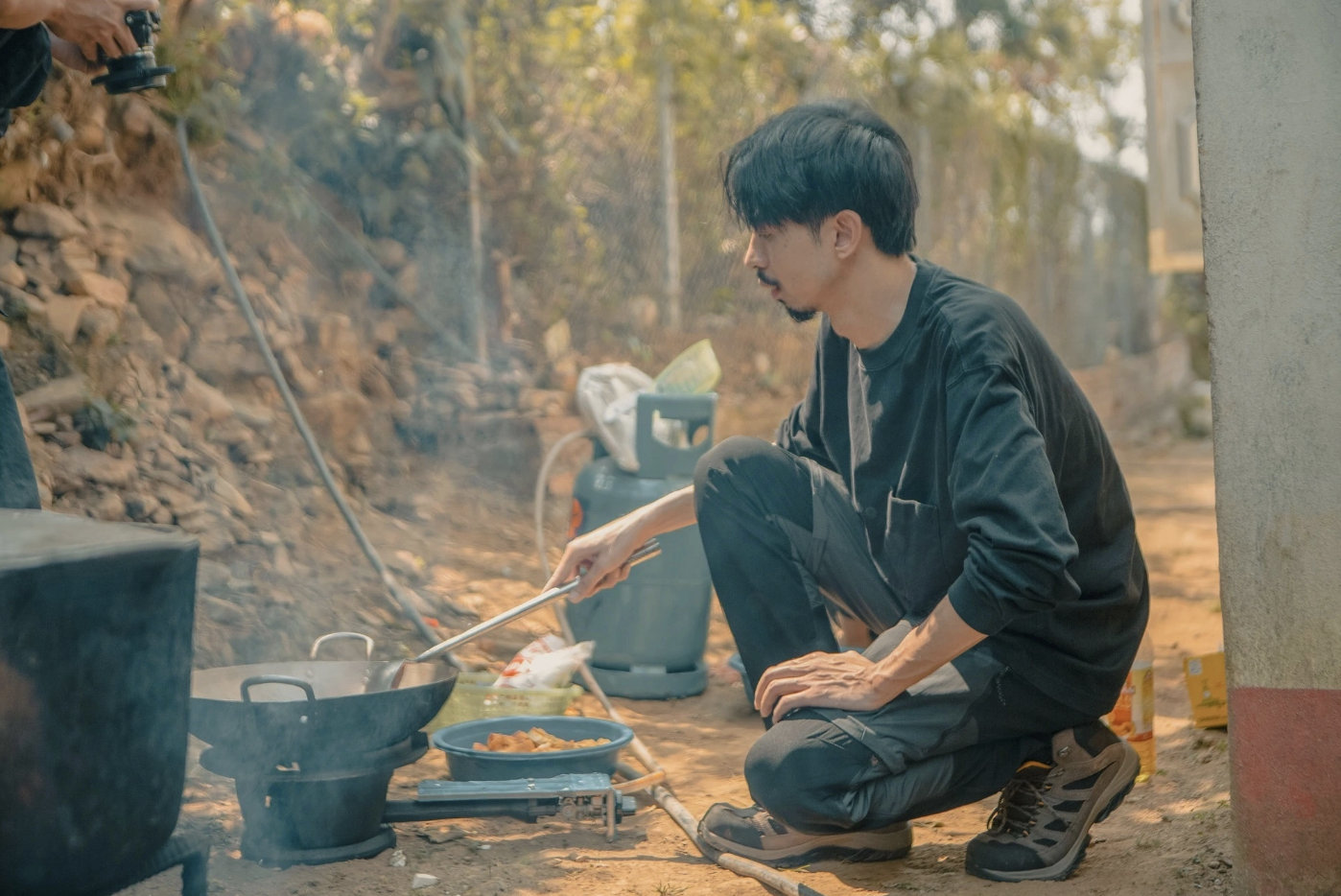 Tạm đóng băng tài khoản dự án 'Nuôi Em' 2 Đóng băng tài khoản dự án 'Nuôi Em' để phục vụ minh bạch - Ảnh 2.