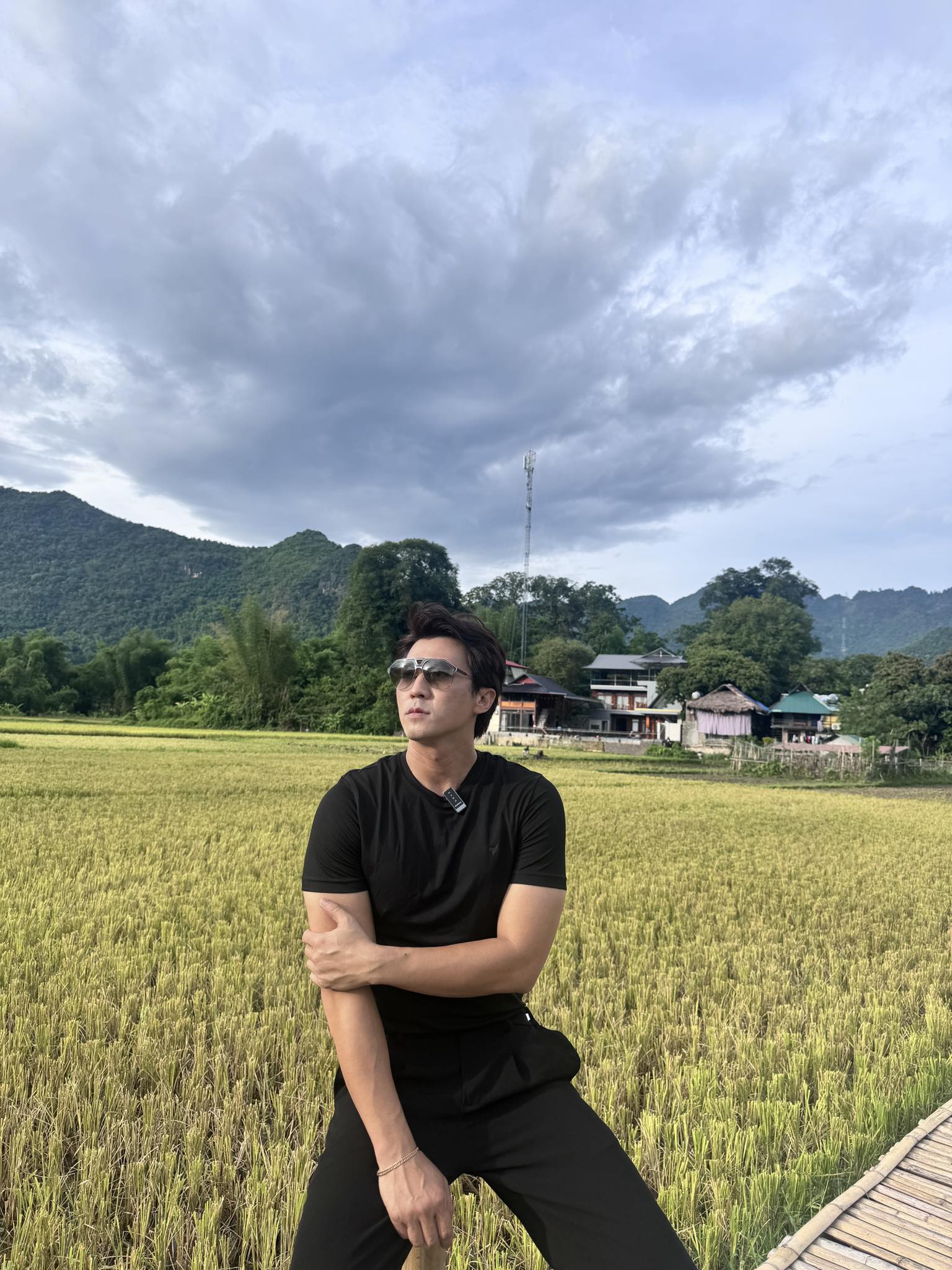 Tổng tài phim giờ vàng được Bộ Quốc Phòng khen thưởng: Hot boy bán nước mía đổi đời nhờ thi Siêu mẫu, visual không điểm chê- Ảnh 3. Tổng tài phim giờ vàng được Bộ Quốc Phòng khen thưởng: Hot boy bán nước mía đổi đời nhờ thi Siêu mẫu, visual không điểm chê- Ảnh 3.