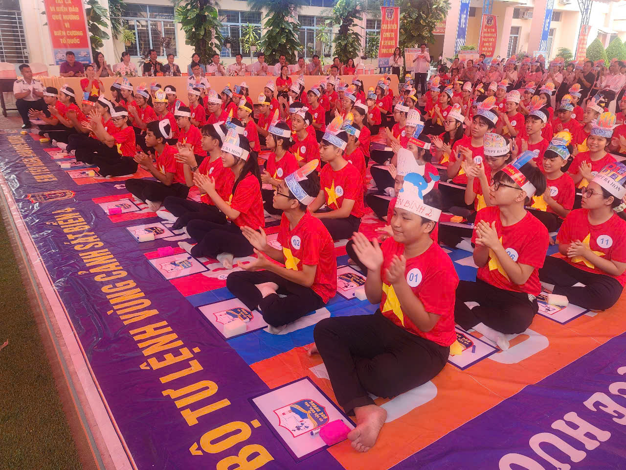 Bộ Tư lệnh Vùng Cảnh sát biển 4 đồng hành với ngư dân Kiên Lương - Ảnh 7.