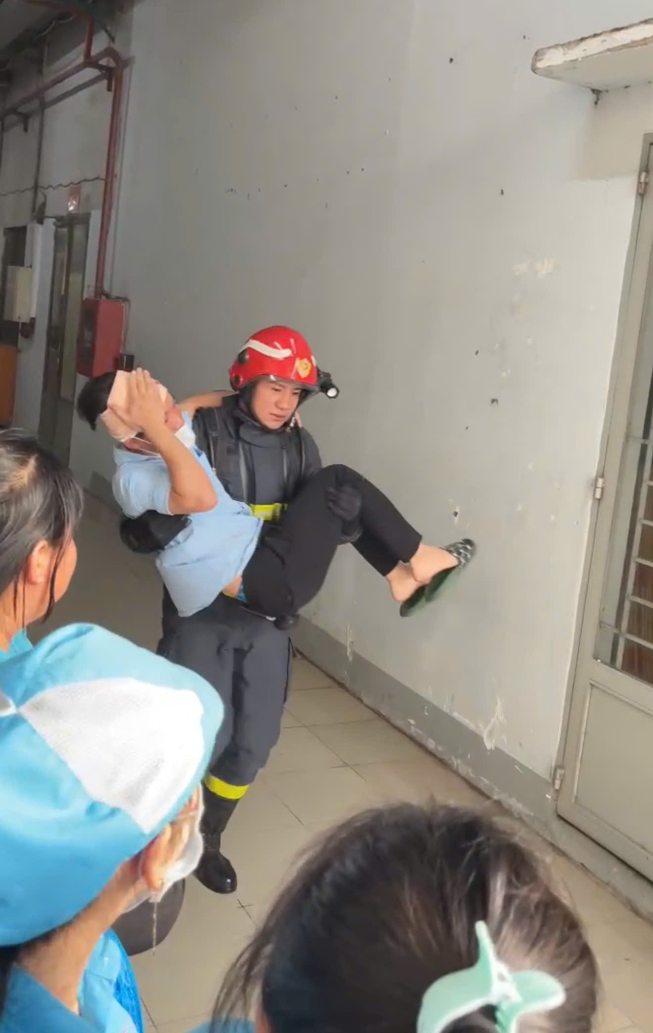 1765170831 932 Nguyen Mai Thi chang linh cuu hoa lieu minh