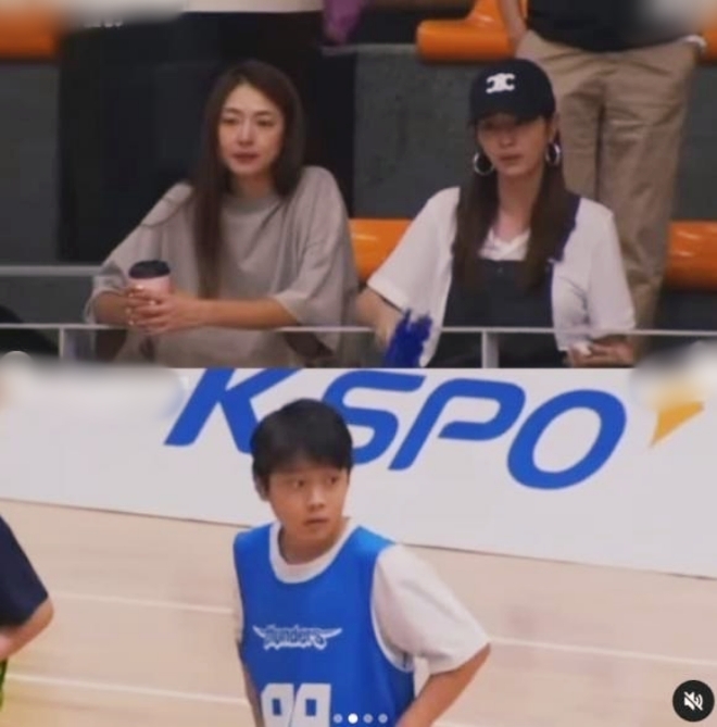 Con trai 10 tuổi của Lee Byung Hun bất ngờ "chỉnh" người lớn, ngoại hình "nhặt" hết nét đẹp của bố mẹ 7 Lee Min Jung tới sân vận động ủng hộ con trai.