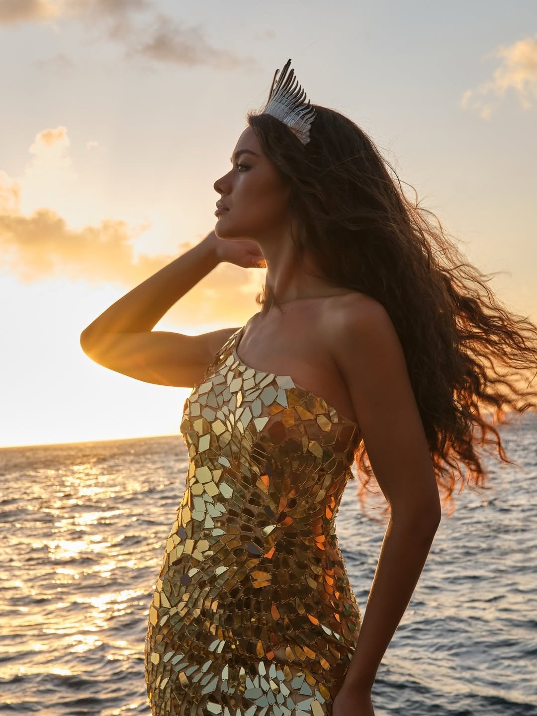 Giống như những người chiến thắng Hoa hậu Pháp trước đây, Deveze ​​​sẽ nhận được giải thưởng 57.000 euro (khoảng hơn 1,7 tỷ đồng). Số tiền này tương đương với giải thưởng mà người đẹp Clémence Botino nhận được vào năm 2020 khi đăng quang Hoa hậu Pháp. Deveze cũng nhận được một chiếc xe hơi, chuyến du lịch kéo dài một tuần, máy tính, trang phục...