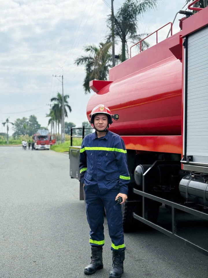 Chiến sĩ cảnh sát kể khoảnh khắc cứu nữ sinh khỏi tai nạn nghiêm trọng- Ảnh 2.