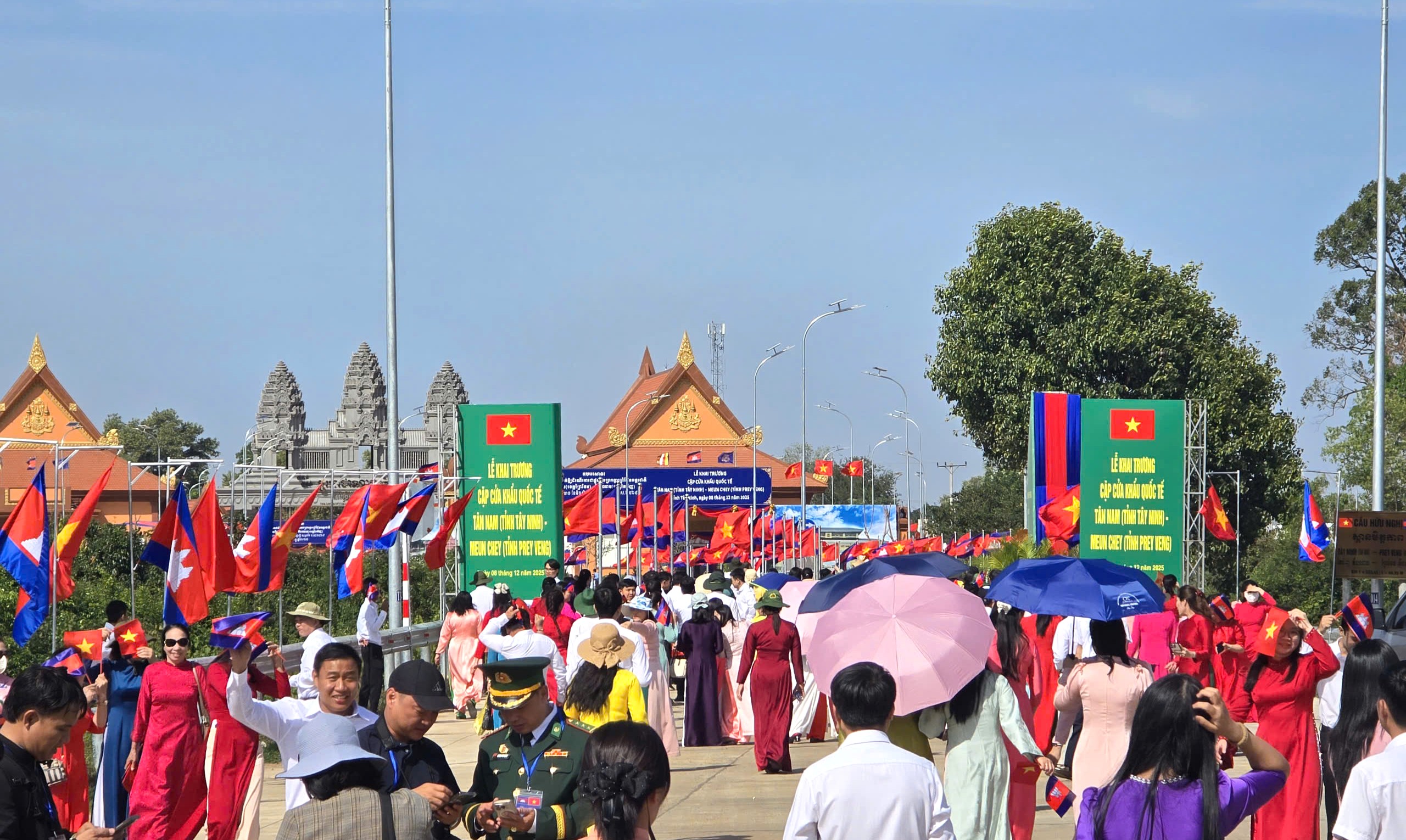 Thông quan cặp Cửa khẩu quốc tế Tân Nam - Meun Chey- Ảnh 2.