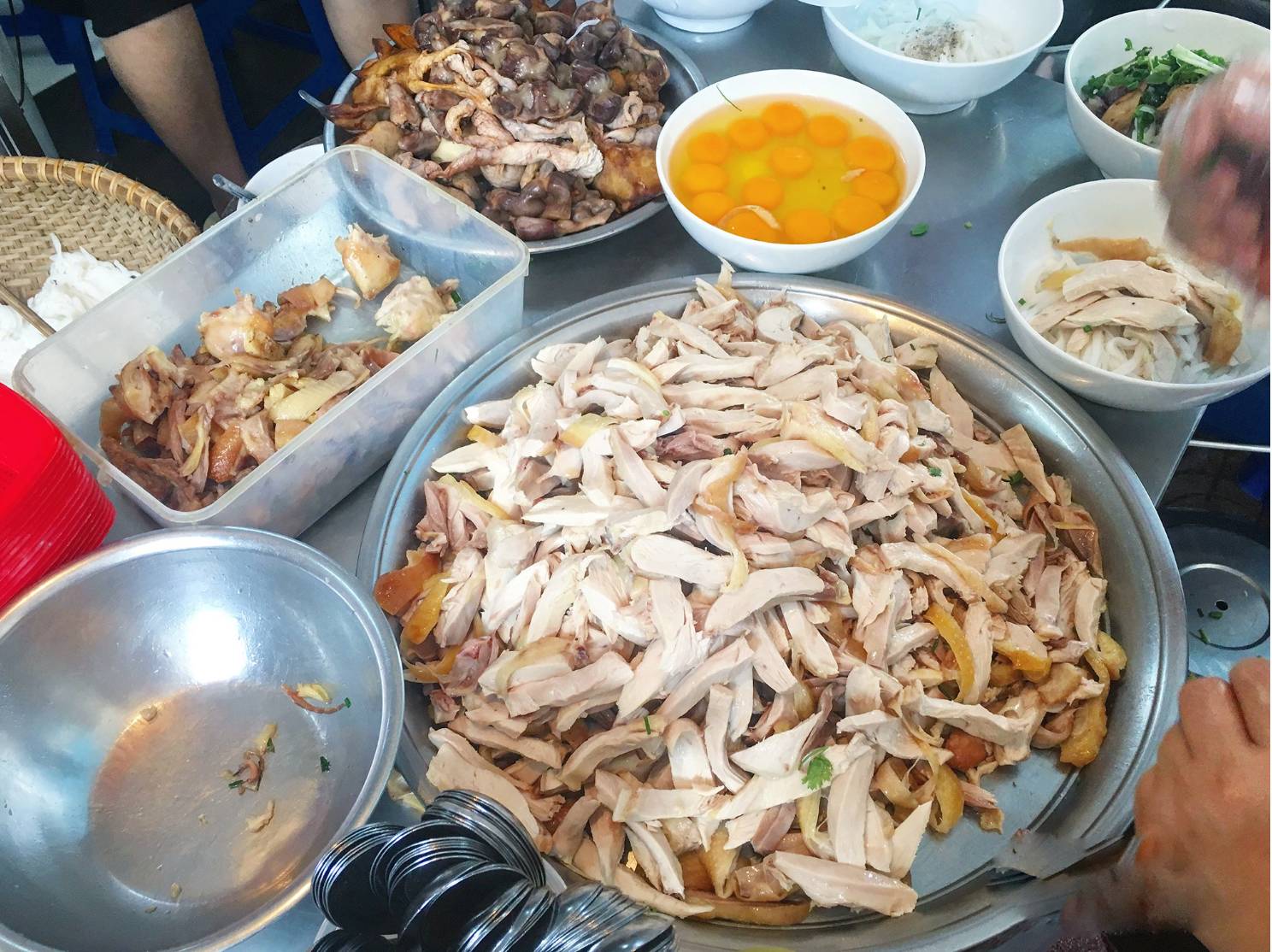 Bao năm vẫn có người sốc vì ăn bát phở gà 160k giữa phố cổ Hà Nội- Ảnh 5.