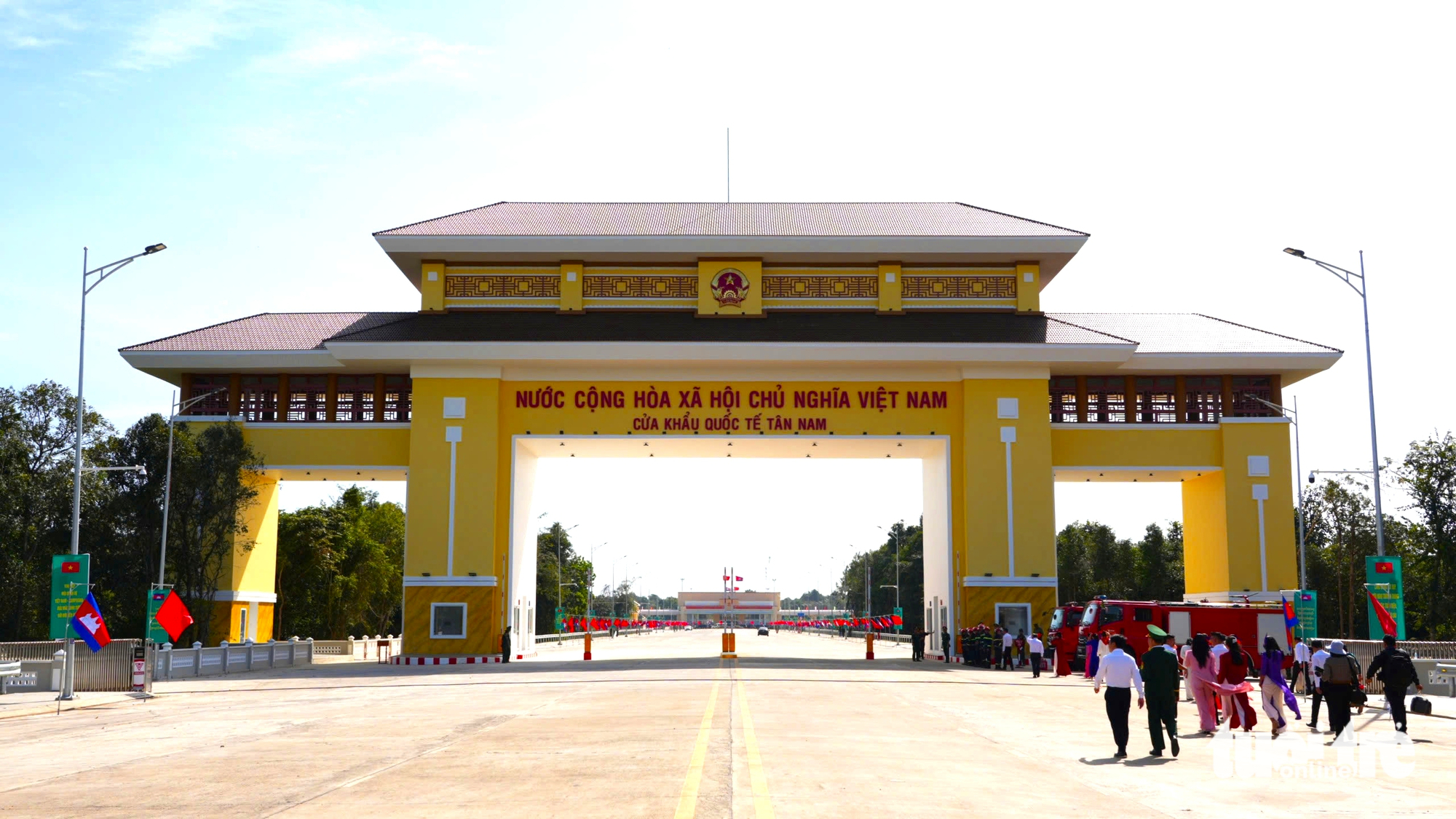 Thủ tướng Việt Nam và Thủ tướng Campuchia dự khai trương cặp cửa khẩu quốc tế Tân Nam - Meun Chey 2 cửa khẩu - Ảnh 2.