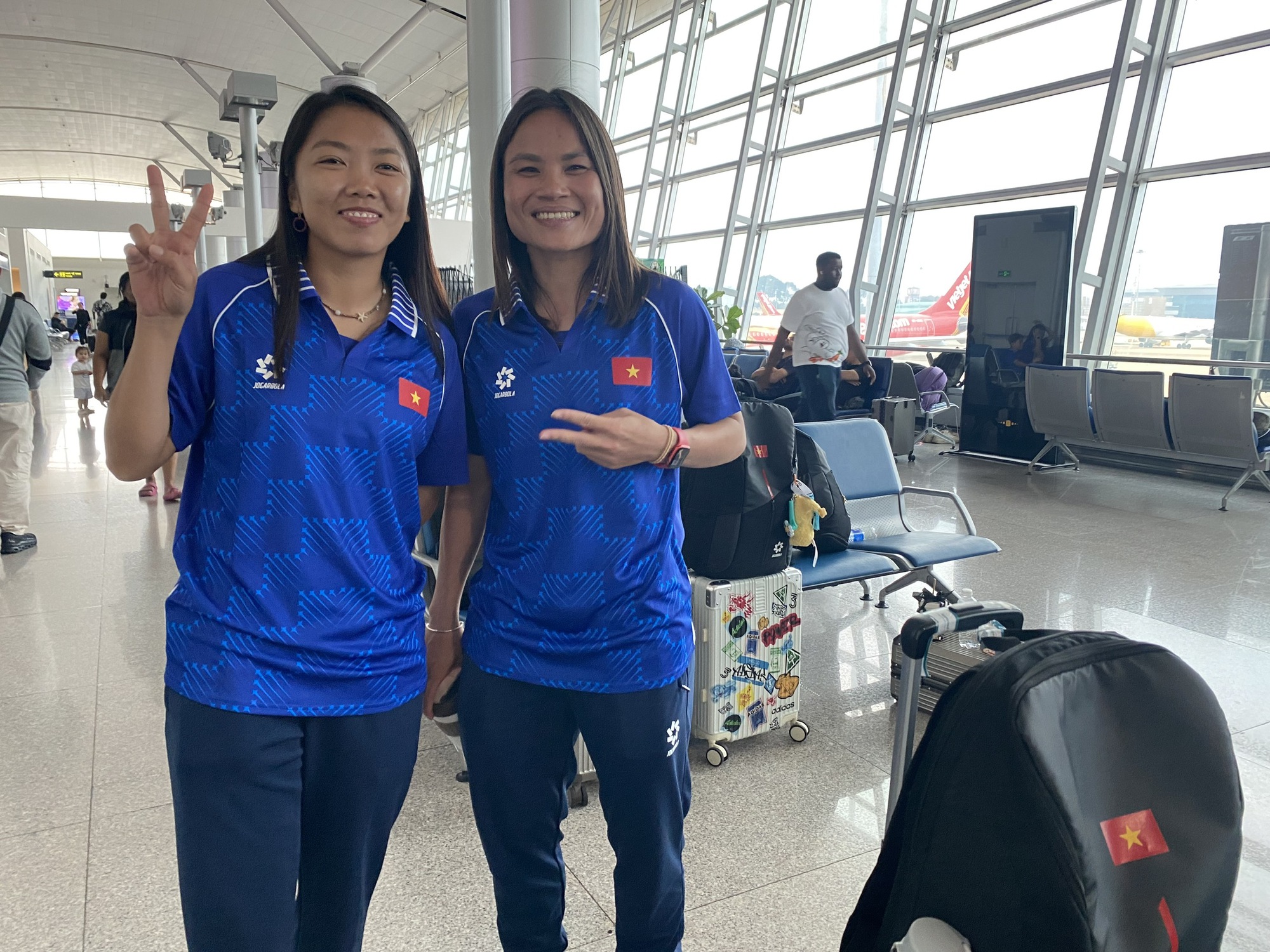 Đội tuyển nữ Việt Nam tươi rói, nối tiếp U.23 sang Thái Lan chinh phục HCV SEA Games 33- Ảnh 5.