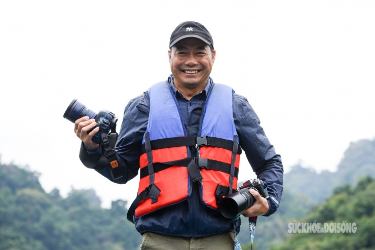 Rừng cổ thụ khoác áo mới bên hồ nước ngọt đẹp nhất thế giới 3 Rừng cổ thụ 'khoác áo mới' bên hồ nước ngọt đẹp nhất thế giới - 2