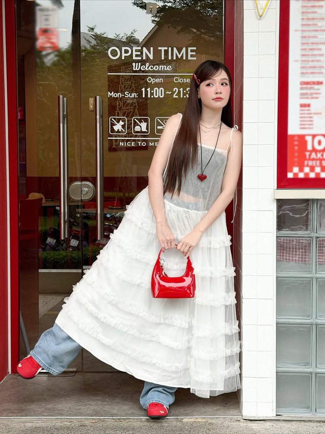 Túi xách đỏ đang khuấy đảo phong cách đường phố- Ảnh 5.