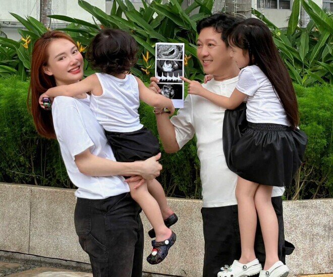 Con gái Trường Giang một thời được "giấu kỹ" nay đi diễn ở nơi đông người, lớn lên là "bản sao" của mẹ 13 Vợ chồng Trường Giang - Nhã Phương sắp đón con thứ 3 trong thời gian tới.