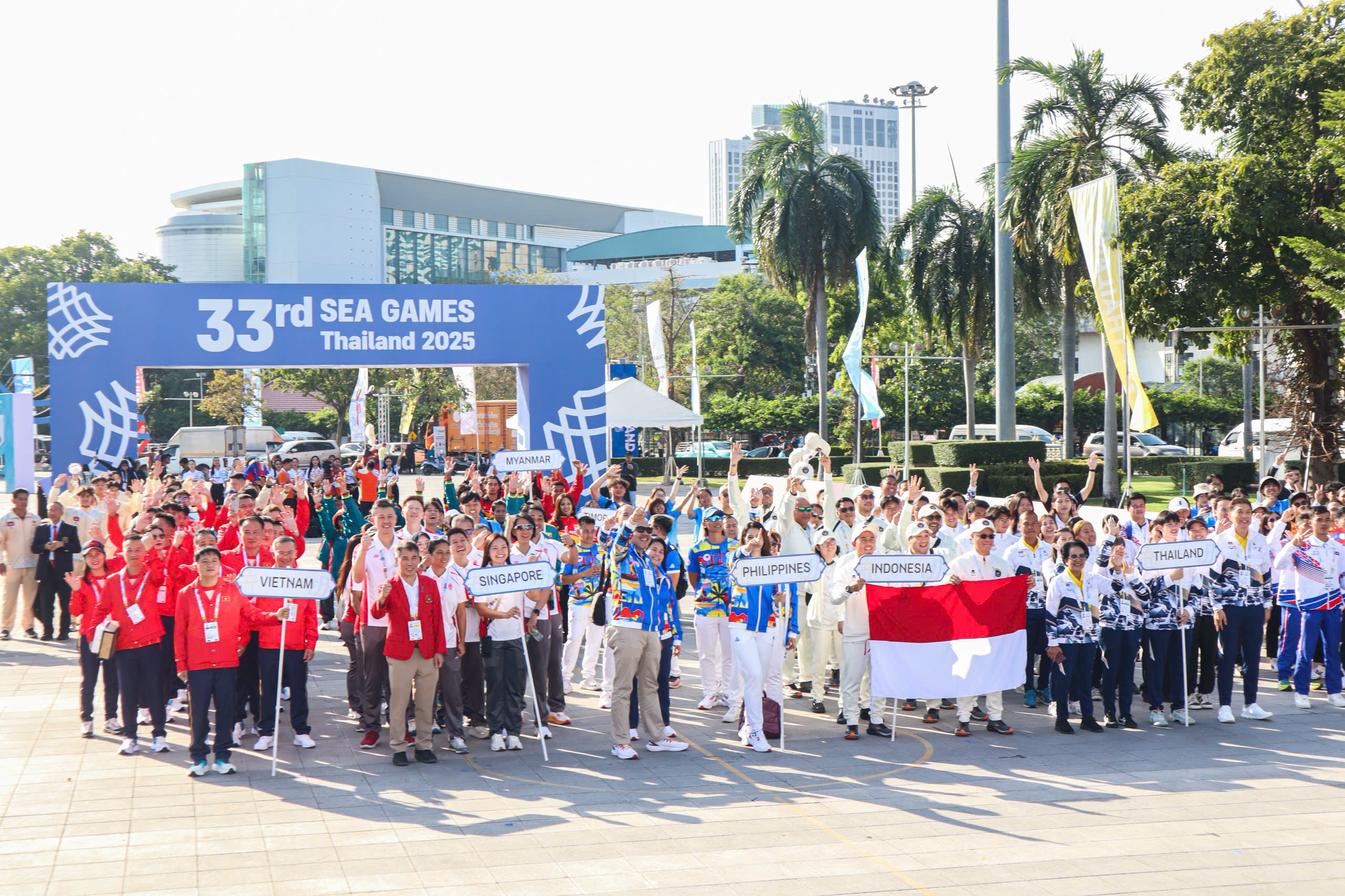 Trang trọng lễ thượng cờ 11 quốc gia tham dự SEA Games 33 - Ảnh 8.