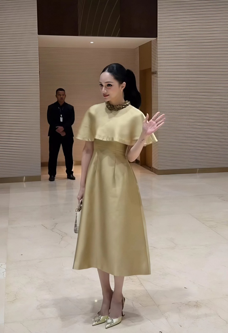 Đặng Thu Thảo và dàn sao xách túi nghìn USD ăn cưới Tiên Nguyễn 4 Đặng Thu Thảo và dàn sao xách túi nghìn USD ăn cưới Tiên Nguyễn - 3