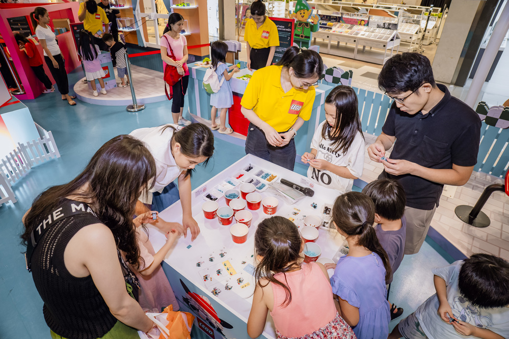 1765190869 863 Lego tao khong gian ket noi voi su kien Giang