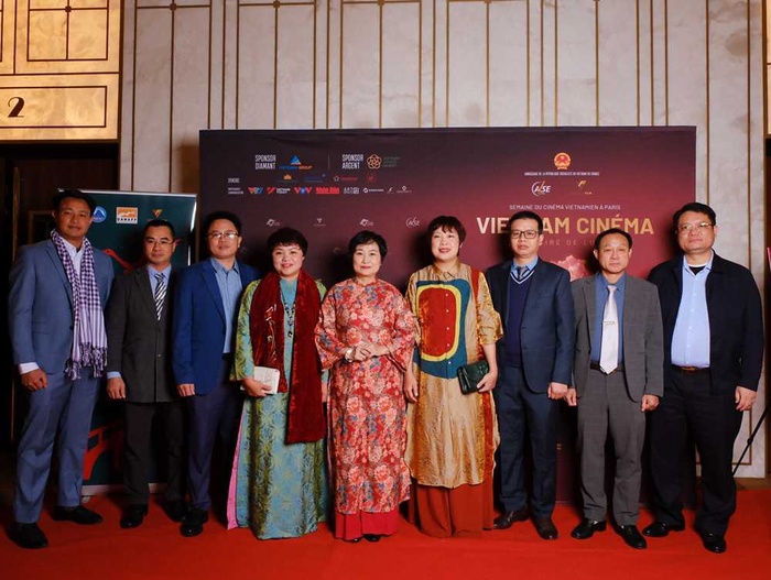 Dàn sao hội tụ tại thảm đỏ khai mạc Tuần lễ "Điện ảnh Việt Nam 6 Dàn sao hội tụ tại thảm đỏ khai mạc Tuần lễ Điện ảnh Việt Nam - Hành trình ánh sáng