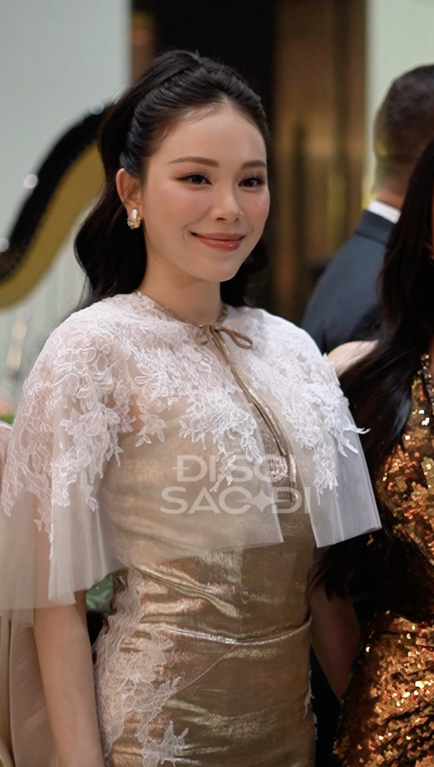 Đám cưới nhà tỷ phú khiến dân tình mãn nhãn: Người mặc sến lại rất sang, người đơn giản thì lại quá tinh tế- Ảnh 8. Đám cưới nhà tỷ phú khiến dân tình mãn nhãn: Người mặc sến lại rất sang, người đơn giản thì lại quá tinh tế- Ảnh 8.