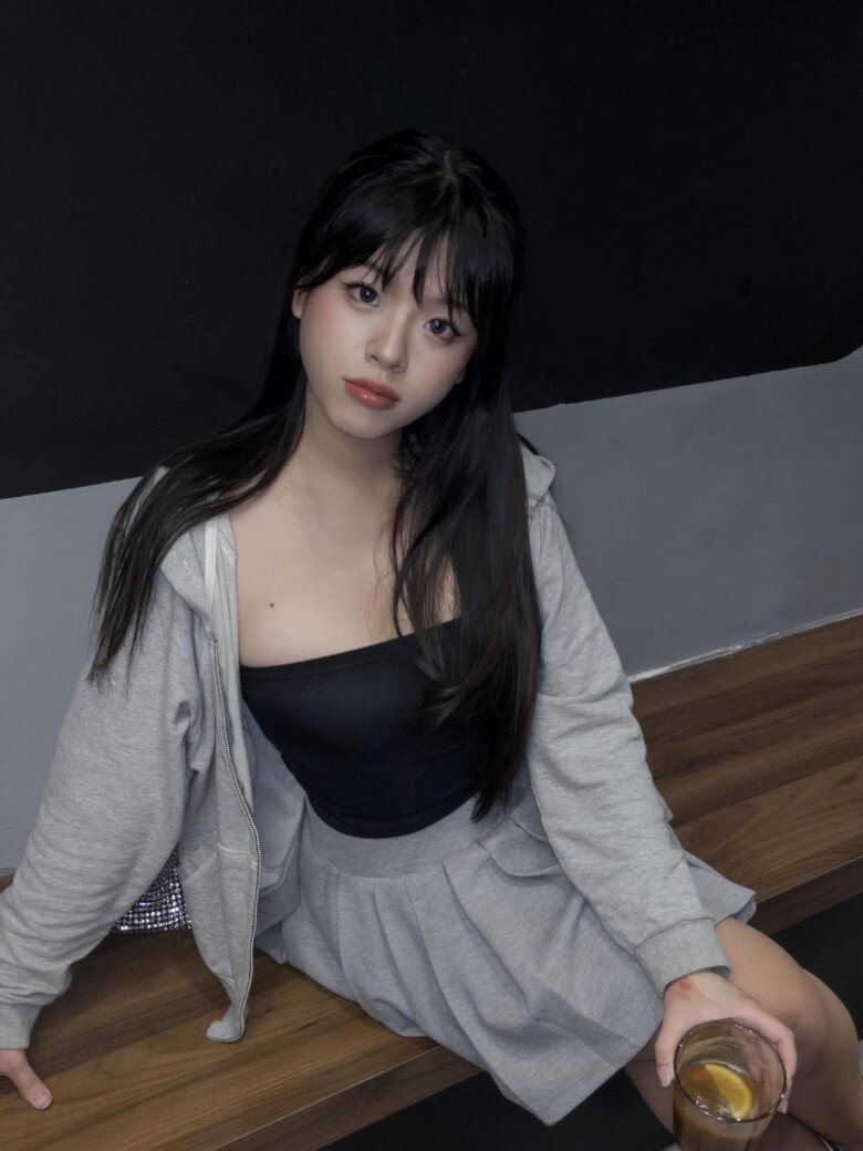 Con gái NSƯT Chiều Xuân theo đuổi hình ảnh đầy cá tính, năng động.