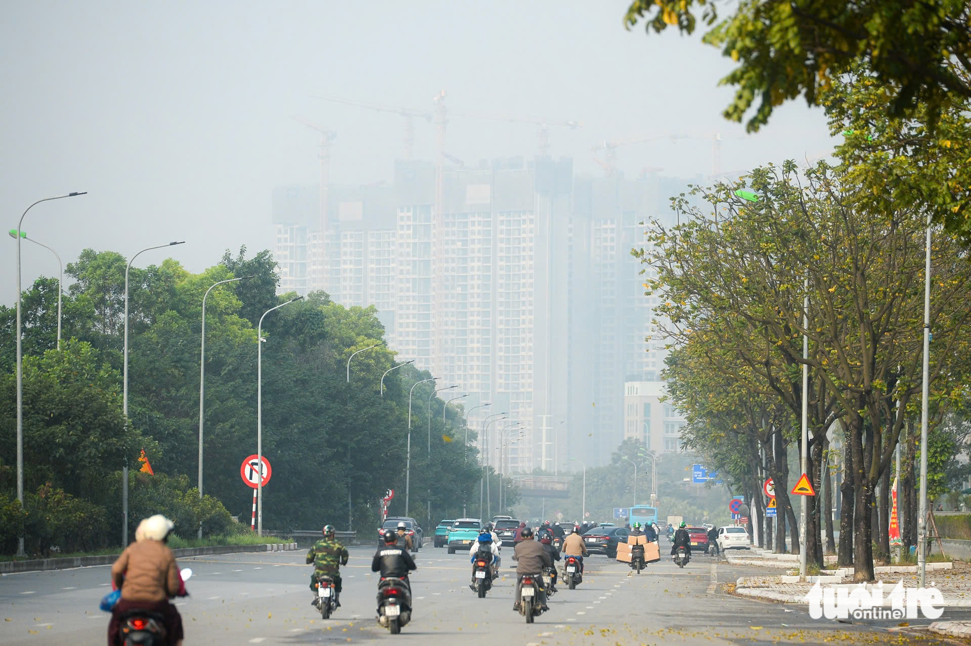 Một ngày của nghề 'ăn bụi' để mưu sinh ở Hà Nội - Ảnh 6. ô nhiễm không khí - Ảnh 6.