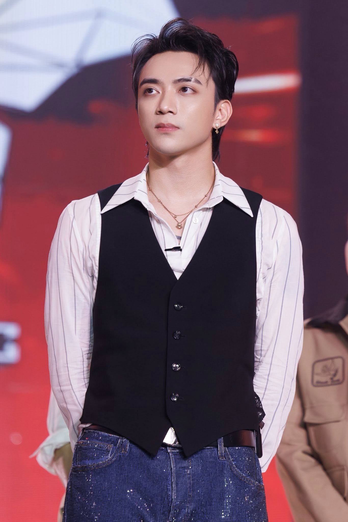 Cần chế tài mạnh chấn chỉnh nghệ sĩ lệch chuẩn- Ảnh 3. Cần chế tài mạnh chấn chỉnh nghệ sĩ lệch chuẩn- Ảnh 3.