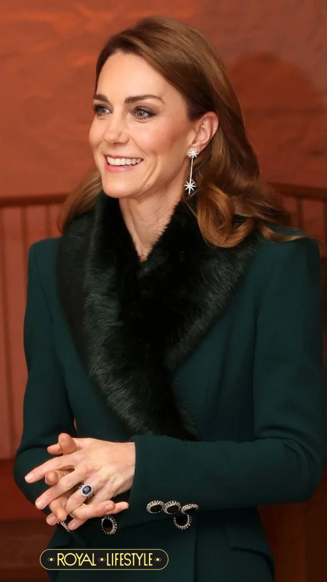 Vương phi Kate tỏa sáng tại concert Giáng sinh 2025 với phong cách bền vững - Ảnh 2. Vương phi Kate tỏa sáng tại concert Giáng sinh 2025 với phong cách bền vững - Ảnh 2.