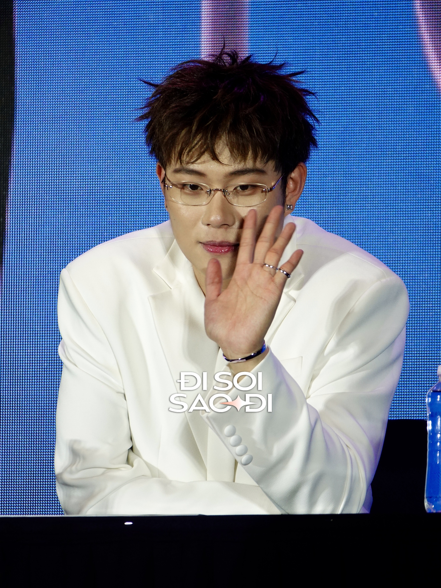 Dương Domic lần đầu lộ diện hậu bị tóm hẹn hò Linh Ka, thái độ ra sao giữa Dương Domic lần đầu lộ diện hậu bị tóm hẹn hò Linh Ka, thái độ ra sao giữa