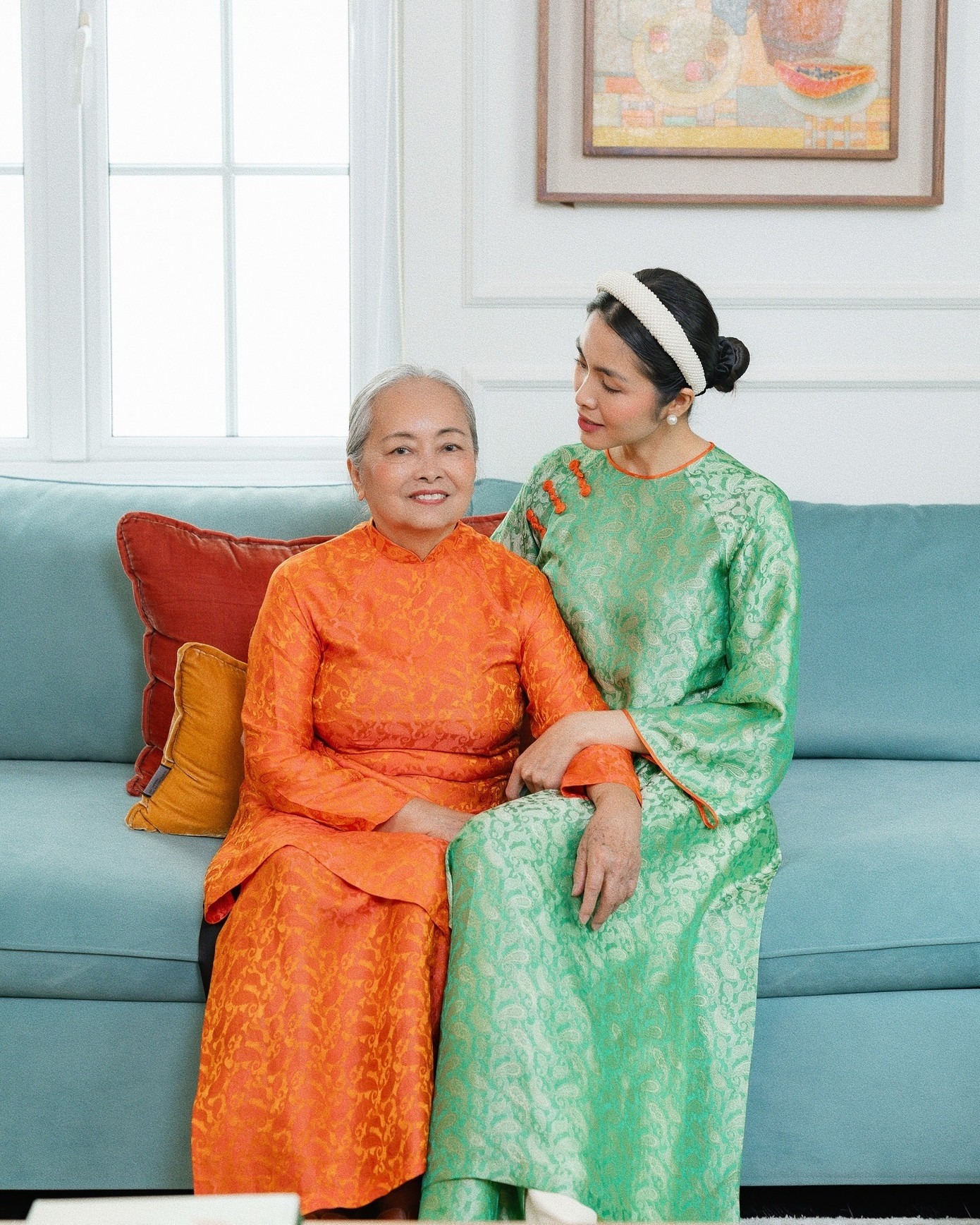 Vạn vật đều thua khi Hà Tăng mặc áo dài- Ảnh 3. Vạn vật đều thua khi Hà Tăng mặc áo dài- Ảnh 3.