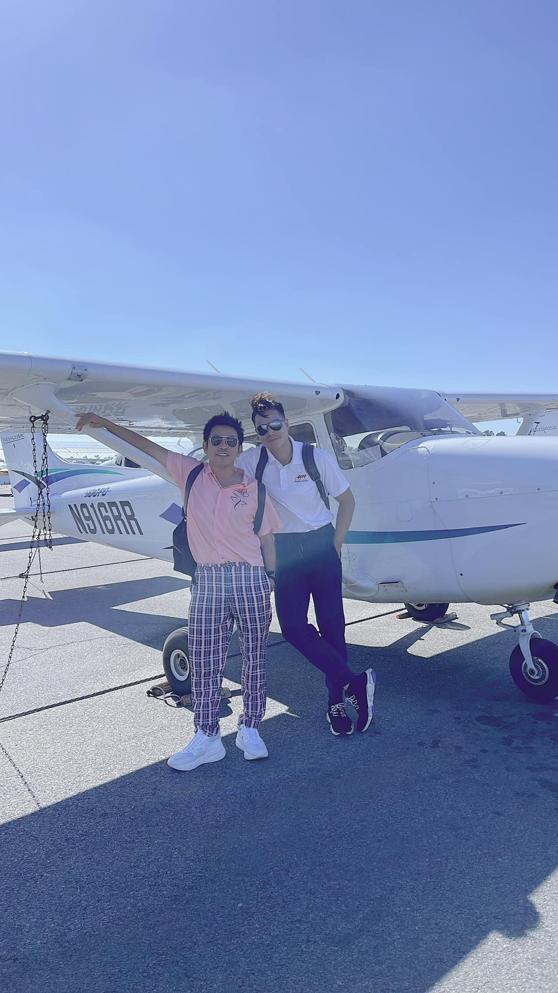 Nam vương tiếng tăm một thời bỏ showbiz đi dạy lái máy bay: 42 tuổi vẫn độc thân, được khen lão hóa ngược- Ảnh 3. Nam vương tiếng tăm một thời bỏ showbiz đi dạy lái máy bay: 42 tuổi vẫn độc thân, được khen lão hóa ngược- Ảnh 3.