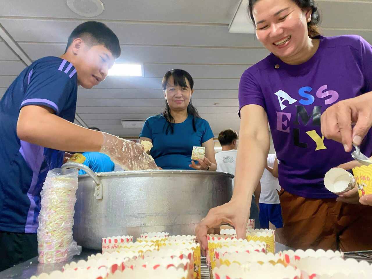 NGHĨA TÌNH TP HCM, VÌ BIỂN ĐẢO THÂN YÊU (*): Tiếp sức từ hậu phương vững chắc- Ảnh 11. NGHĨA TÌNH TP HCM, VÌ BIỂN ĐẢO THÂN YÊU (*): Tiếp sức từ hậu phương vững chắc- Ảnh 11.