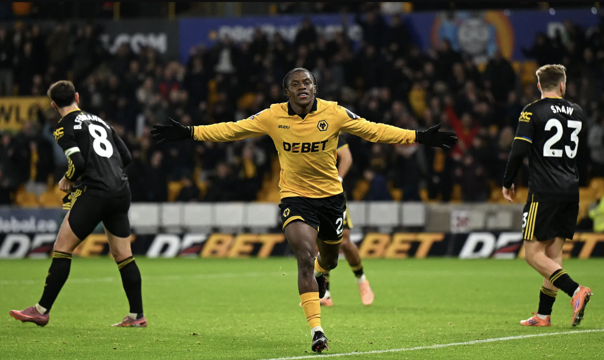 Bruno Fernandes lập cú đúp, Man United thắng tưng bừng tại Molineux 4 Bruno Fernandes lập cú đúp, Man United thắng tưng bừng tại Molineux - Ảnh 4.