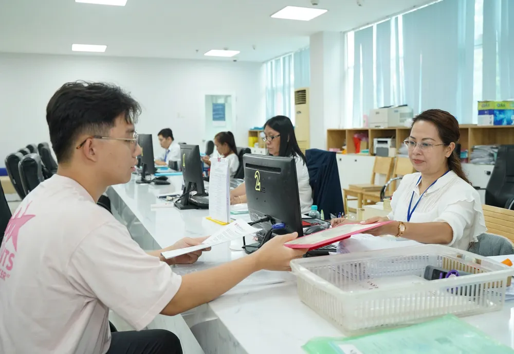 Những nội dung mới liên quan tuyển dụng, sử dụng và đánh giá nhân sự khu vực công đề ra tại dự luật được đánh giá là một trong những bước cải cách quan trọng đối với đội ngũ viên chức. Ảnh: THUẬN VĂN P5-Luat-Vien-chuc-Nguyen-Dinh-Thai.jpg