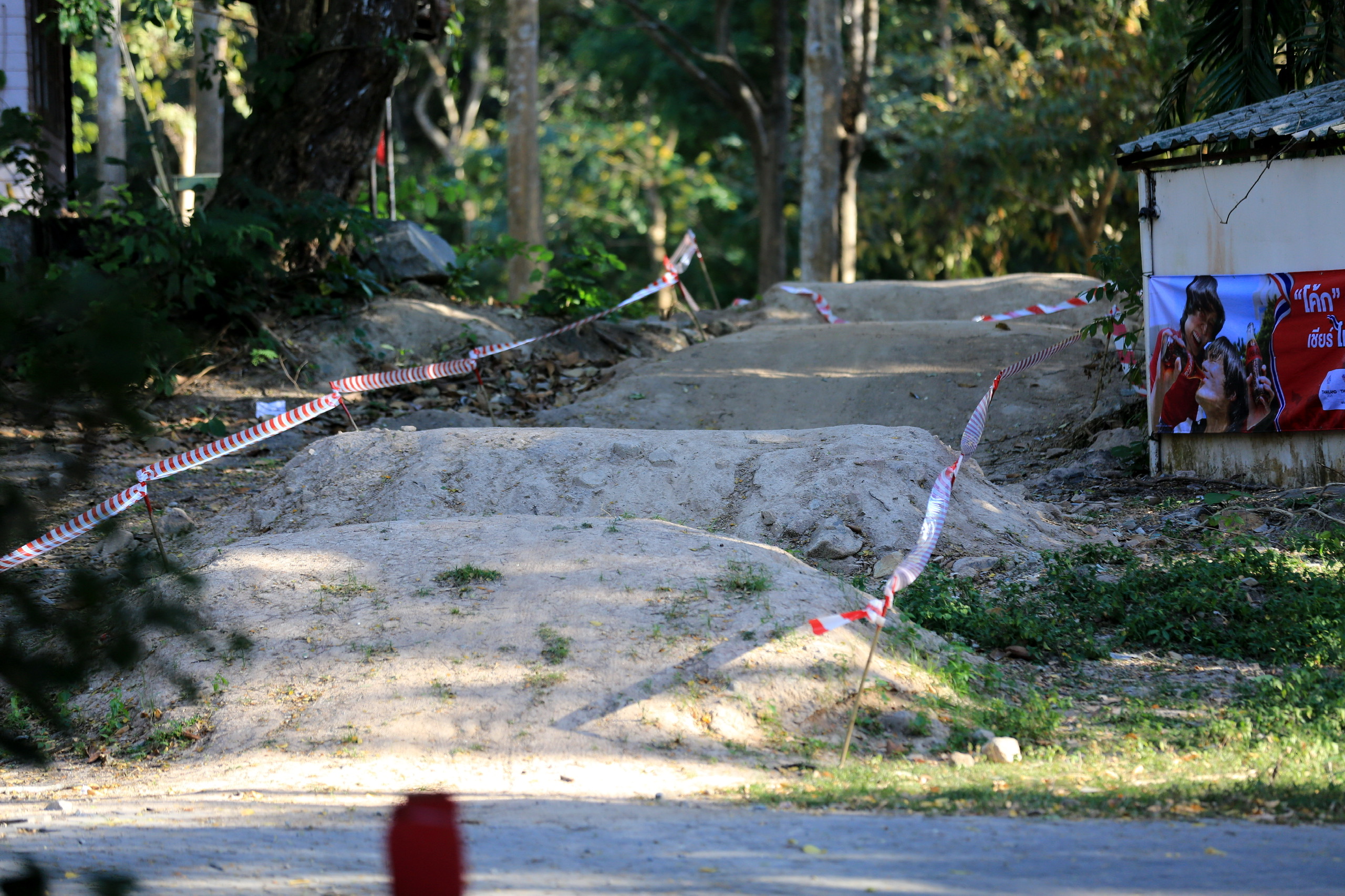 Thái Lan làm đường đua địa hình trong sở thú, cua rơ Việt Nam gặp khó- Ảnh 4.