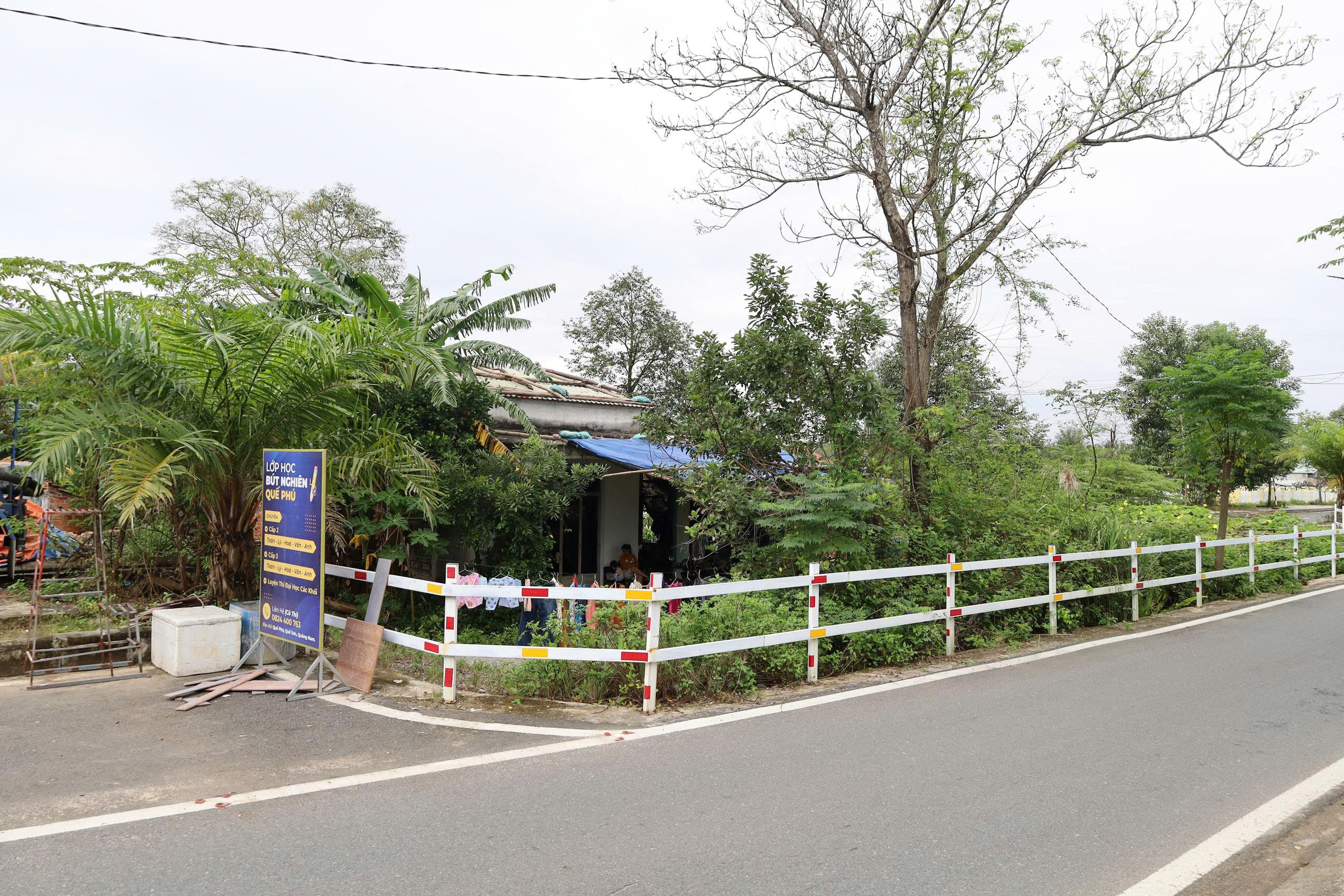 Đà Nẵng có con đường kỳ lạ với ngôi nhà giữa Đường cong mềm mại - Ảnh 11. Đà Nẵng có con đường kỳ lạ với ngôi nhà giữa Đường cong mềm mại - Ảnh 11.