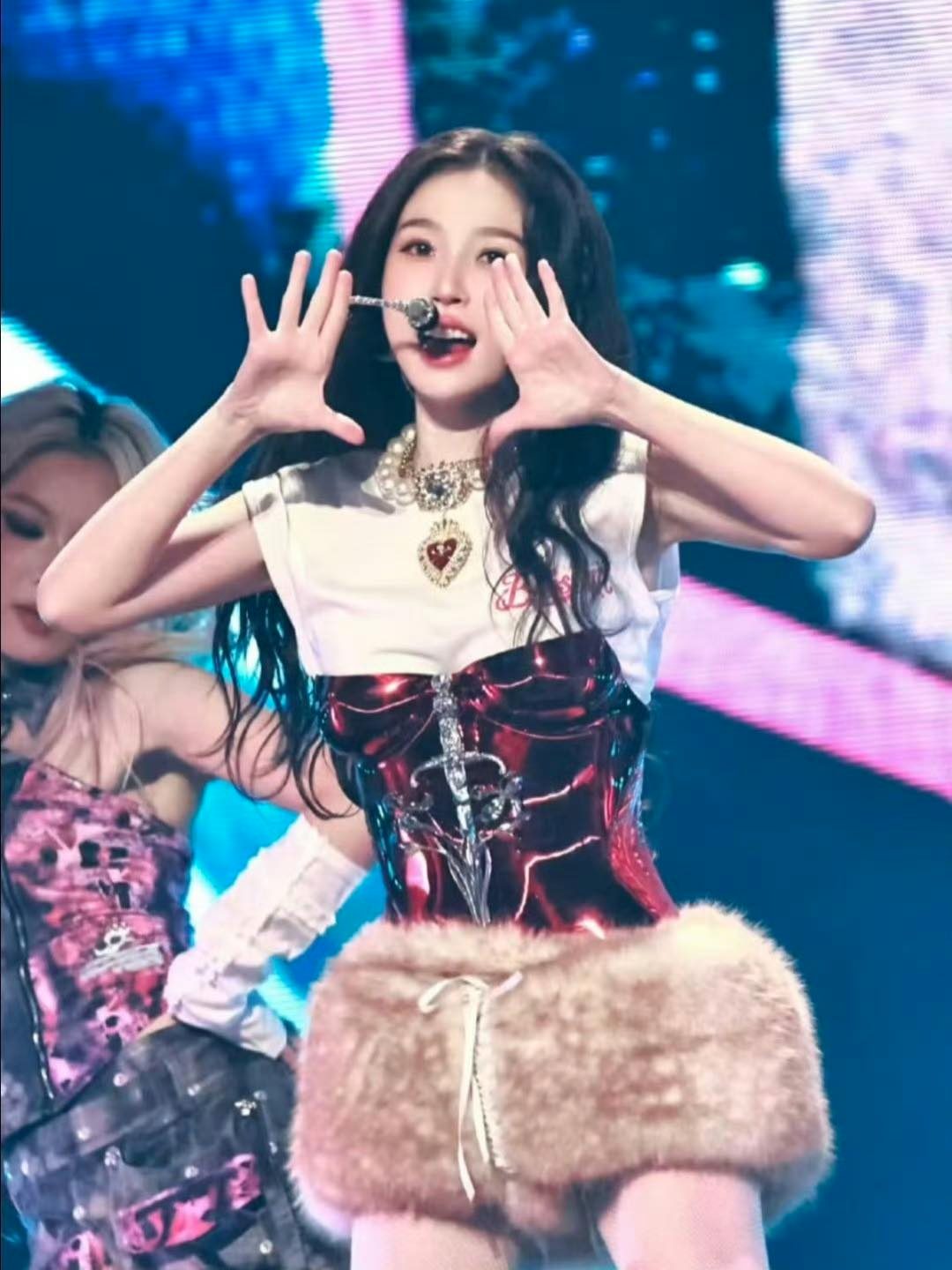 Giọt nước mắt của mỹ nhân bị ghét nhất 2025 bị chê giả tạo, chỉ là 