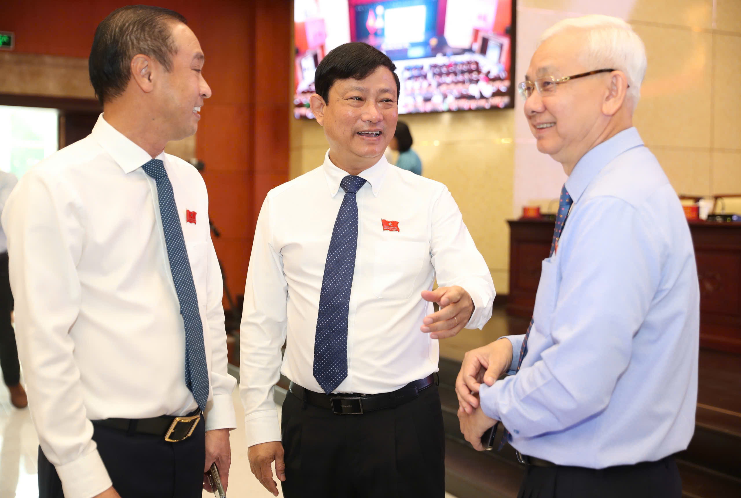 Quyết nghị nhiều vấn đề quan trọng của thành phố 3 Khai mạc kỳ họp thứ 6 HĐND TPHCM: Quyết nghị nhiều vấn đề quan trọng của thành phố - Ảnh 3.