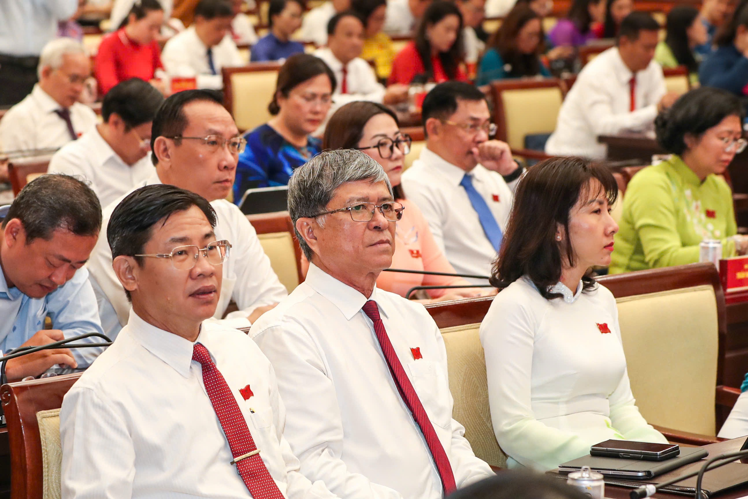 Quyết nghị nhiều vấn đề quan trọng của thành phố 5 Khai mạc kỳ họp thứ 6 HĐND TPHCM: Quyết nghị nhiều vấn đề quan trọng của thành phố - Ảnh 5.