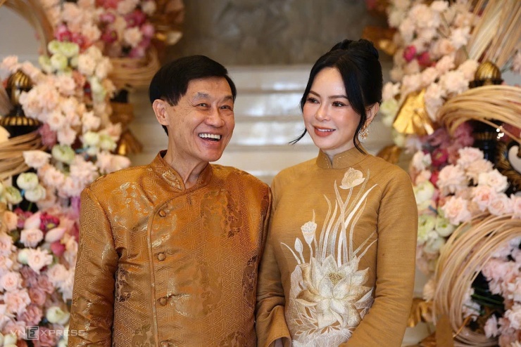 Người mẹ quyền lực của Tiên Nguyễn, là doanh nhân tỷ phú và sở hữu nhan sắc bền vững qua nhiều thập kỷ 8 Người mẹ quyền lực của Tiên Nguyễn, là doanh nhân tỷ phú và sở hữu nhan sắc bền vững qua nhiều thập kỷ - 7