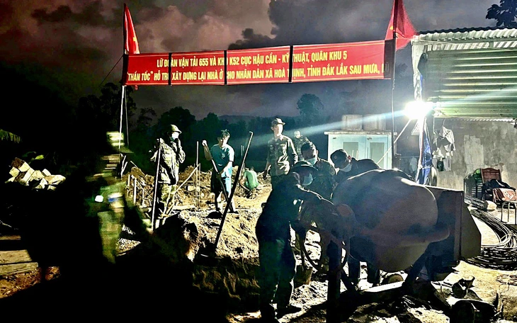 Đập Tam Giang bị lũ đánh vỡ, khắc phục thế nào cho kịp thời vụ Đông Xuân? - Ảnh 8.