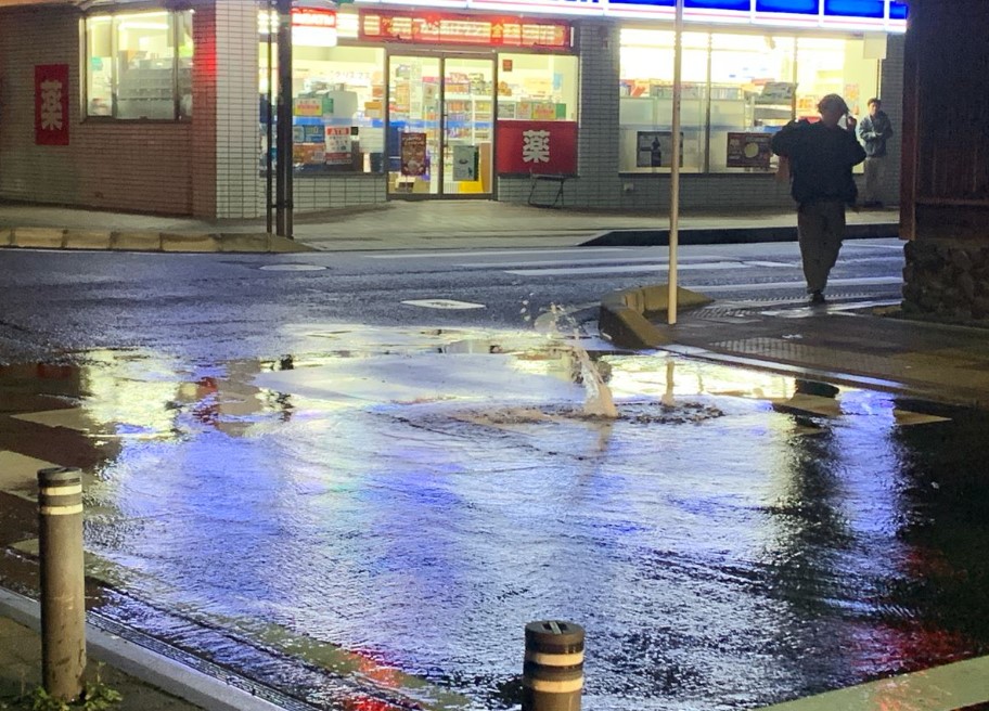 Nhật Bản ra cảnh báo chưa từng có sau trận động đất - sóng thần nửa đêm- Ảnh 3. Nhật Bản ra cảnh báo chưa từng có sau trận động đất - sóng thần nửa đêm- Ảnh 3.