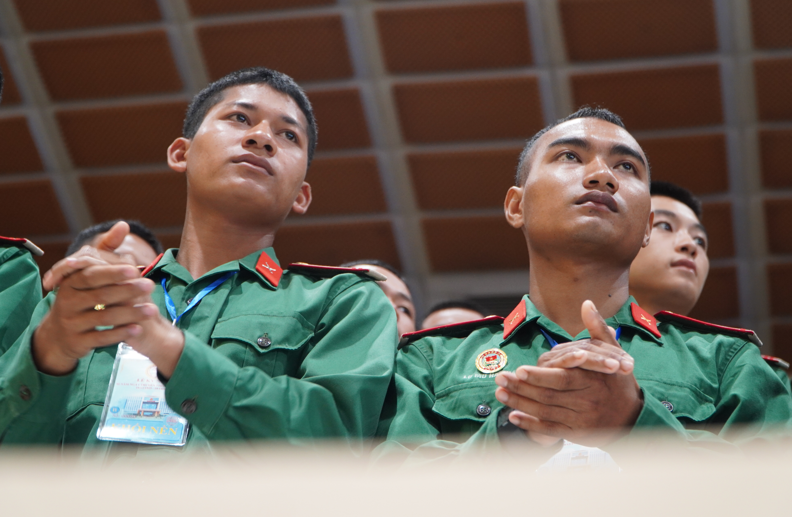 Chủ tịch nước Lương Cường dự lễ kỷ niệm 80 năm ngày truyền thống Lực lượng vũ trang Quân khu 7 7 Chủ tịch nước Lương Cường dự lễ kỷ niệm 80 năm ngày truyền thống Lực lượng vũ trang Quân khu 7 - Ảnh 7.