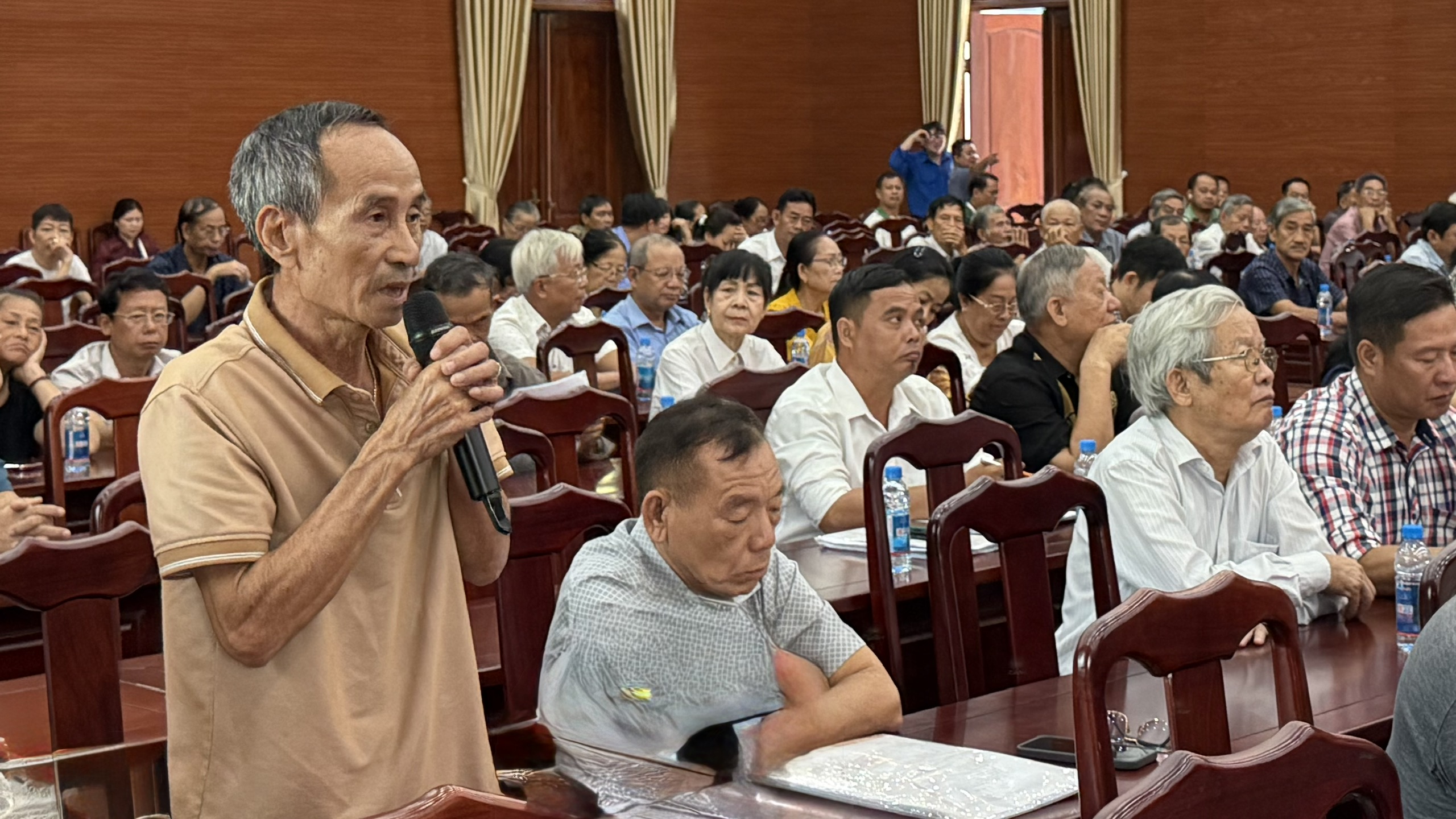 Nhiều kiến nghị của cử tri chưa được giải quyết, tồn tại qua nhiều kỳ họp 2 TP.HCM: Nhiều kiến nghị của cử tri chưa được giải quyết, tồn tại qua nhiều kỳ họp - Ảnh 2.