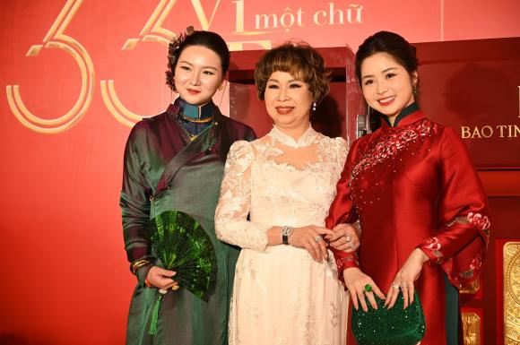 Gia tộc vàng nổi tiếng nhất Hà Nội gây sốt với khung hình hiếm thấy 3 Gia tộc vàng nổi tiếng nhất Hà Nội, bảo tín mạnh hải